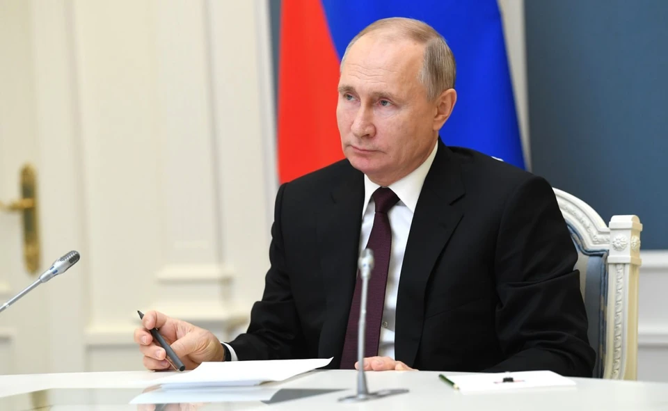 Губернатор пожелал президенту крепкого здоровья, успехов и заверил в том, что Саратовская область поддержит главу государства во всех начинаниях