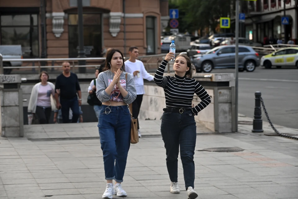 В центре приморской столицы высокий пешеходный трафик.