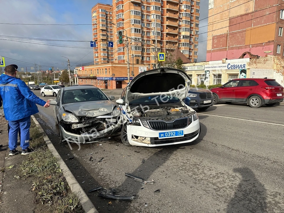 В Туле на улице Металлургов произошло ДТП с участием машины ДПС