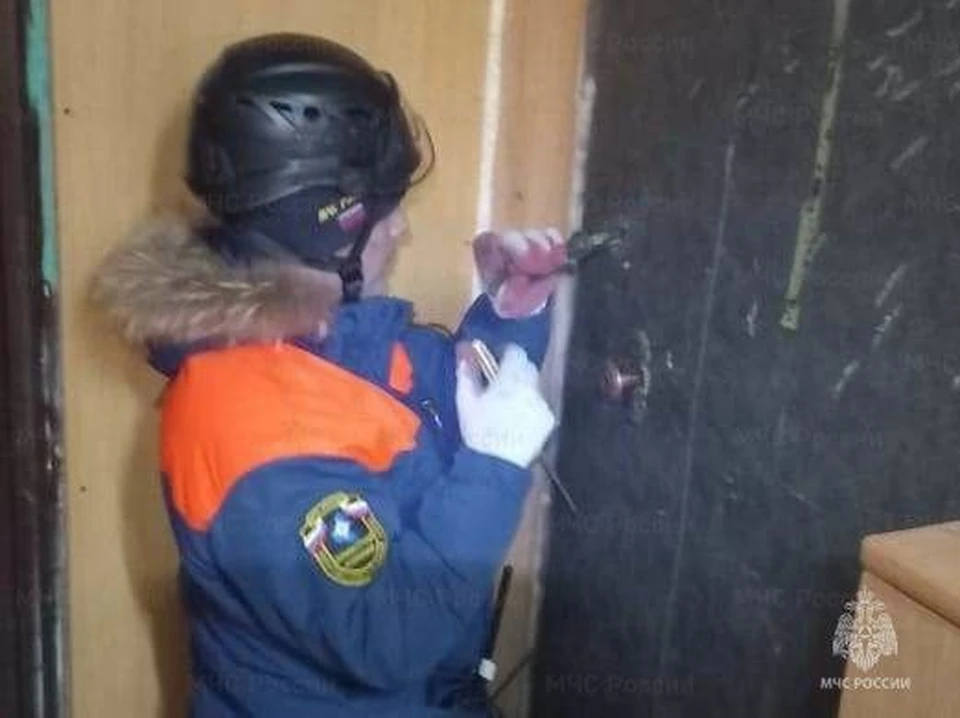 Женщина случайно закрыла ребенка в квартире в Магадане Фото: ГУ МЧС России по Магаданской области