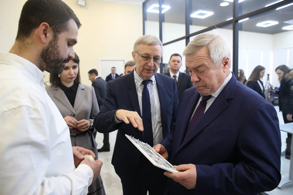 Глава региона наградил 100 ученых, которые трудятся в самых разных направлениях. Фото: пресс-служба губернатора Ростовской области