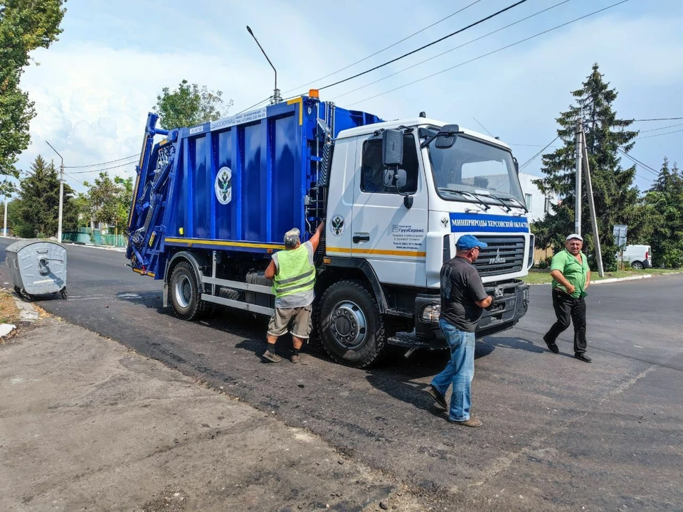 В Херсонскую область поступает новая уборочная техника. Фото: правительство Херсонской области