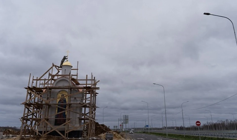 Православный киот появился на трассе М-12 в Арзамасском районе. Фото: ГК "Автодор"