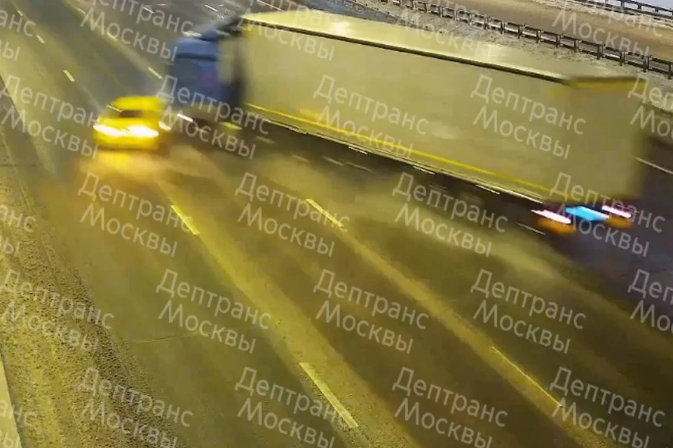 На месте ДТП работали оперативные службы города.