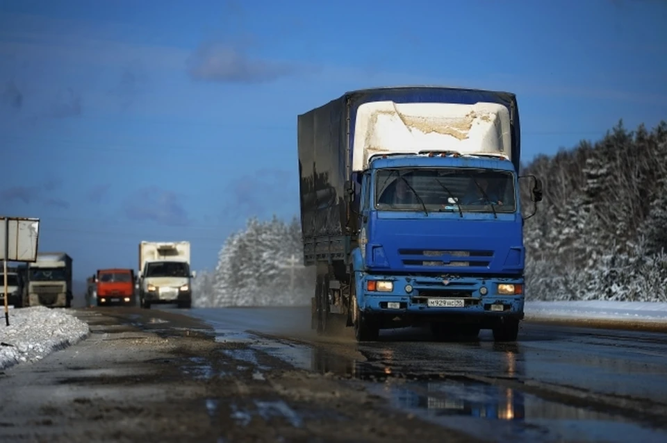 Полиция частично перекрыла дорогу под Екатеринбургом из-за плохих погодных условий