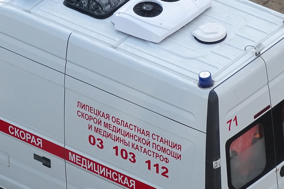 Под Липецком в ДТП с КамАЗ пострадали женщина и 16-летний подросток из «Лады»