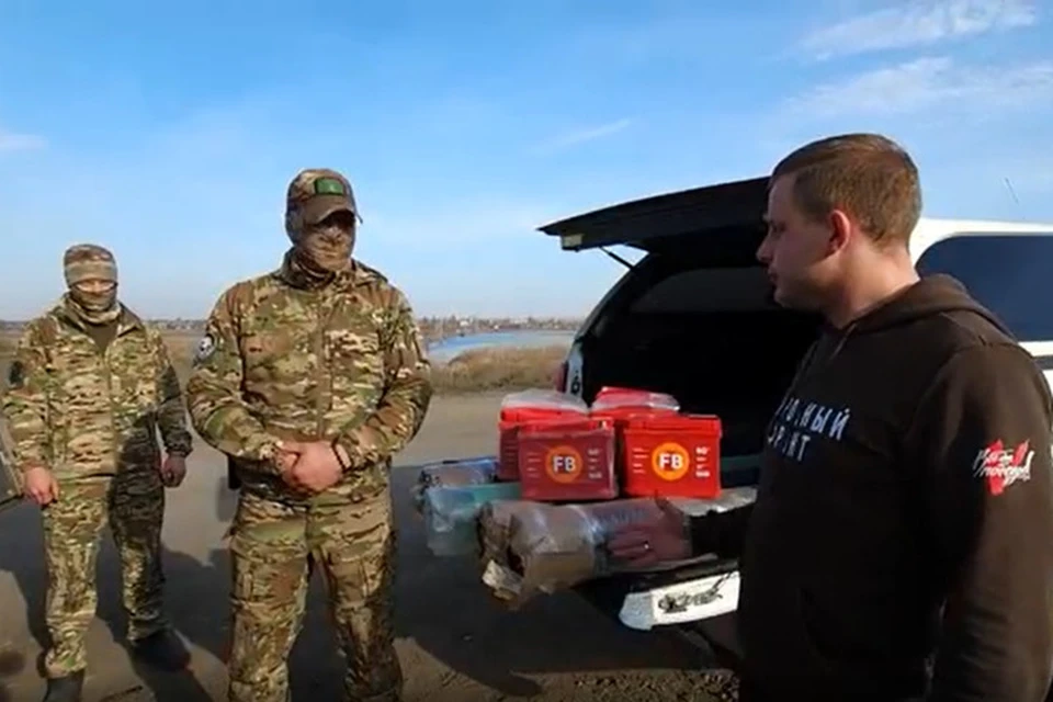 Народный фронт передал военнослужащим на Запорожском направлении пять аккумуляторов и пленку. ФОТО: Народный фронт