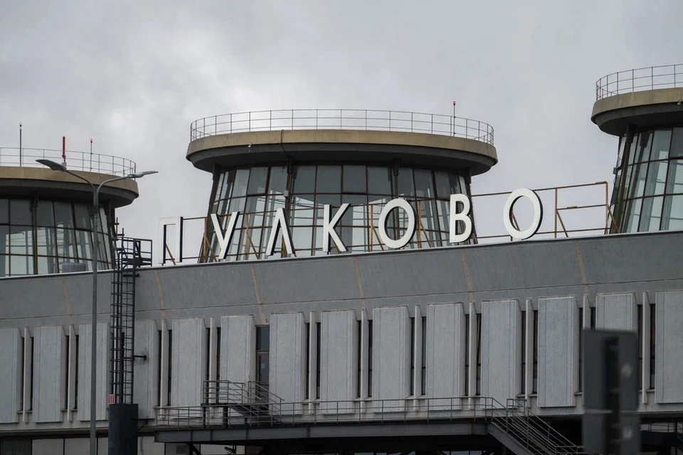 Турист из Уфы перед вылетом в своей город украл дорогостоящие тапки из магазина в Пулково.