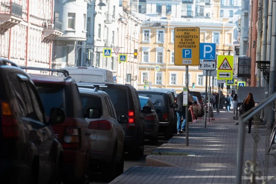 В центре Петербурга к концу 2024 года появится больше платных парковок.