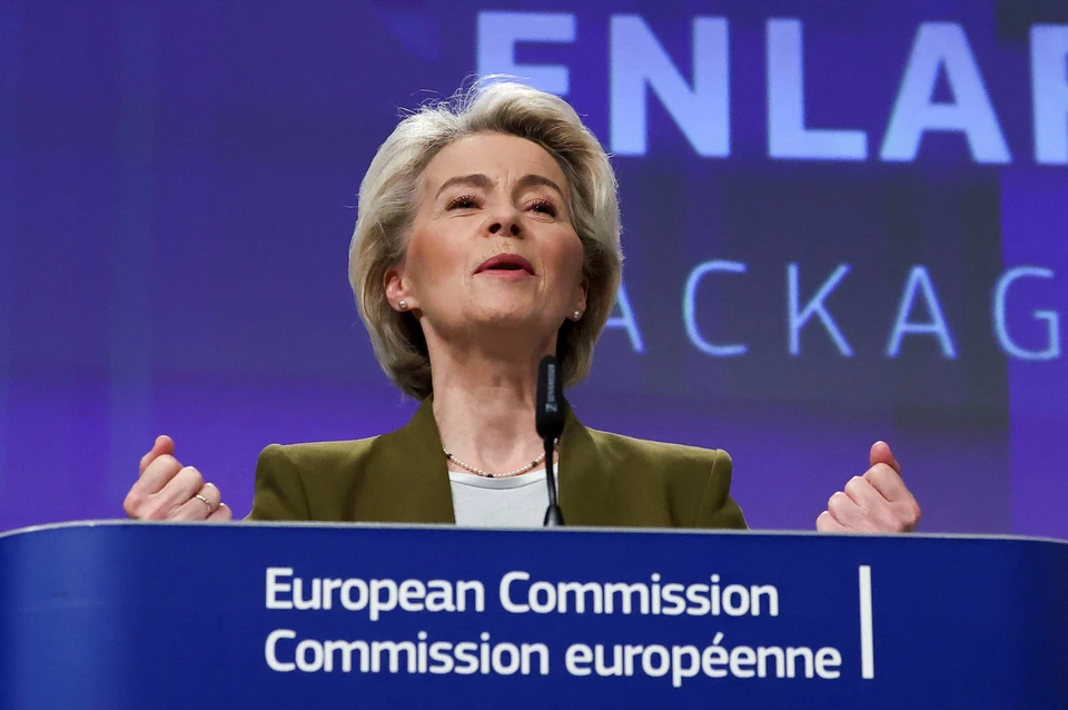 Урсула фон дер Ляйен объявила, что рекомендовала Совету ЕС начать переговоры с Молдавией и Украиной об их приеме в Евросоюз.
