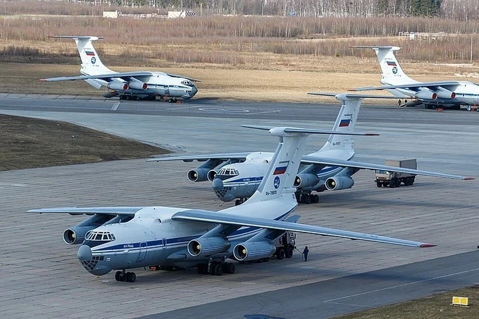 Аэропорт Каира: Два самолета Ил-76 ожидают эвакуации граждан РФ из сектора Газа