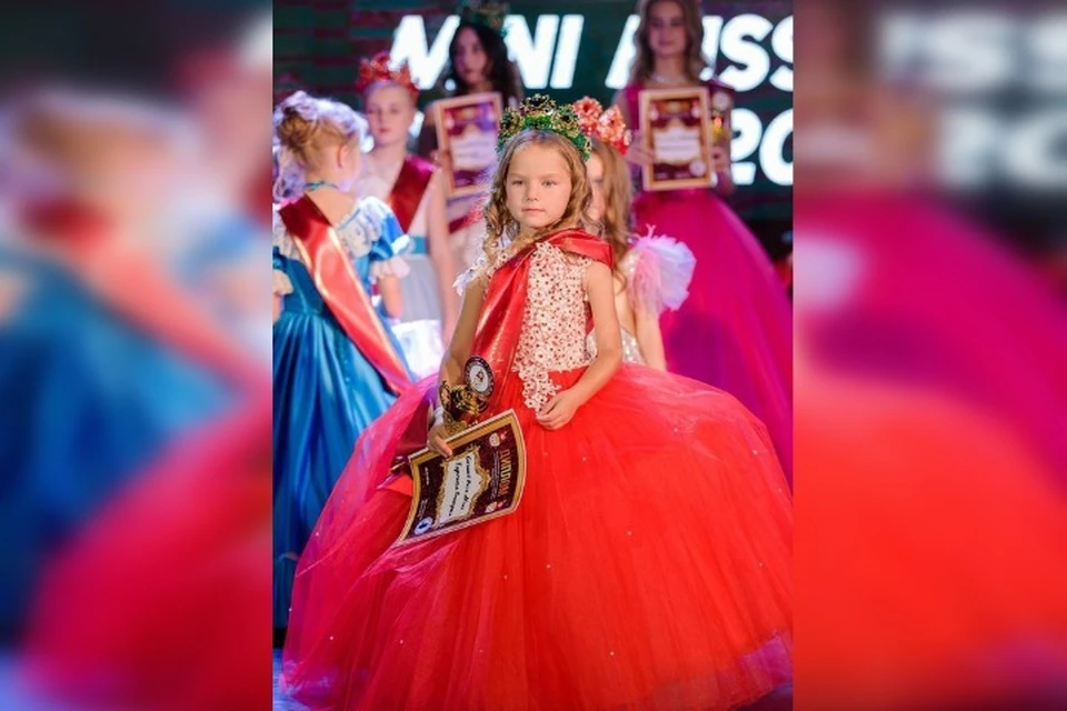 Валерия Горлова стала обладательницей гран-при конкурса «Mini Miss Россия 2023». Фото: Святослав Брусаков/VK