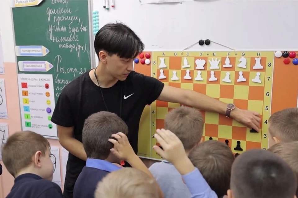 Шахматы помогают ребятам развивать логику и мышление. Фото: Vlc.ru