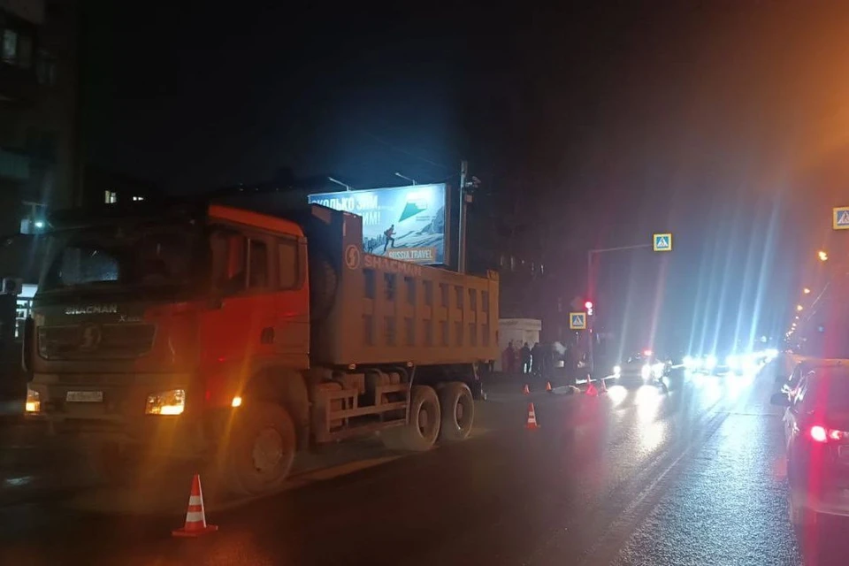 В Новосибирске грузовик насмерть сбил 64-летнего пешехода. Фото: Госавтоинспекция Новосибирска