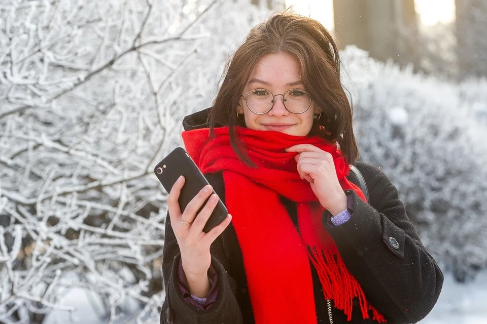 Стилист Светлана Мишаленко из Новосибирска рассказала, какая зимняя одежда популярна в сезон 2023/24.