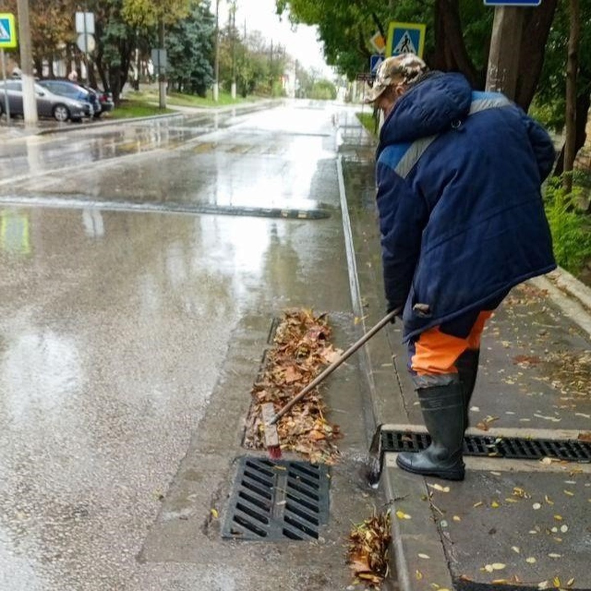 В Севастополе продолжают устранять последствия непогоды - KP.RU