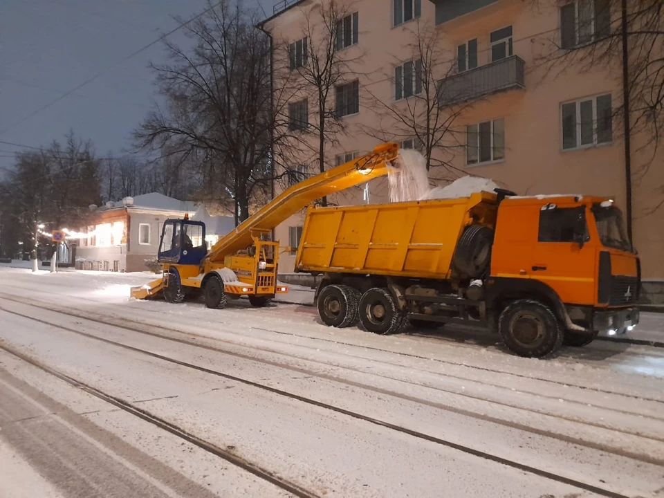 На уборку Ульяновска от снега в ночь на 21 ноября вывели 81 единицу спецтехники | ФОТО: администрация Ульяновска
