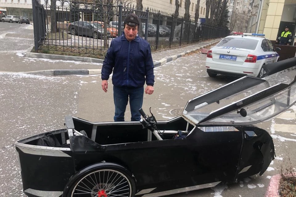 В столице мужчина выехал на Садовое кольцо на трехколесном веломобиле
