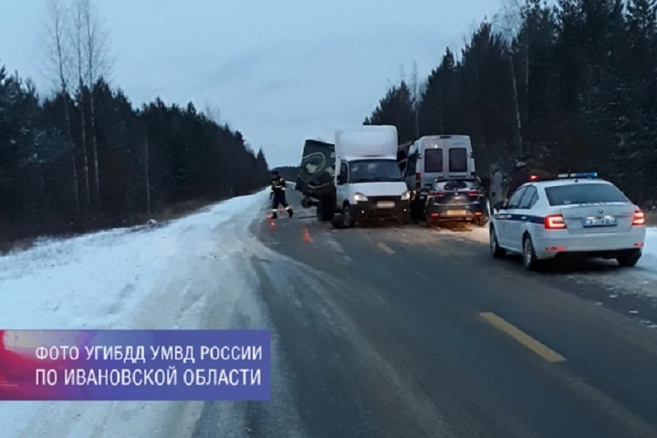 В Ивановской области столкнулись три машины. ФОТО: ГИБДД по Ивановской области