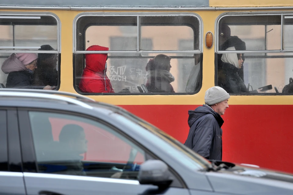 Запрет на работу иностранцев в общественном транспорте продлят на Кубани Фото из архива КП