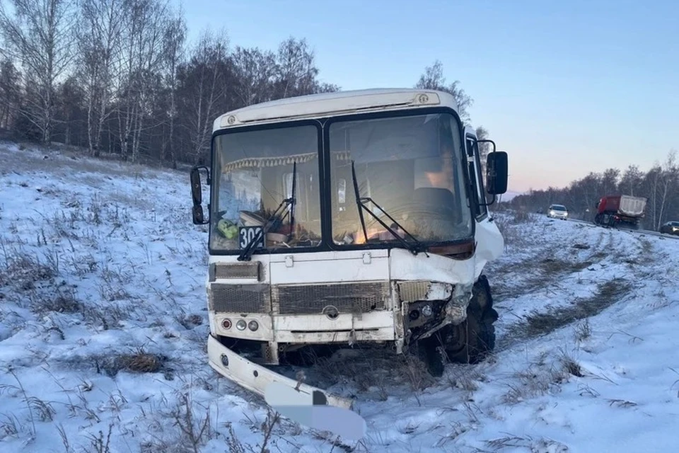 В автобусе находились 10 пассажиров. Фото: ГИБДД по Челябинской области