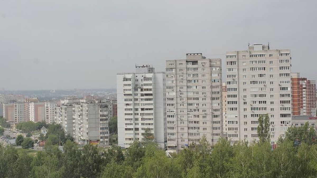 В пострадавшем от падения БПЛА доме на ул. Хворостухина в Туле вставили  новые окна - KP.RU