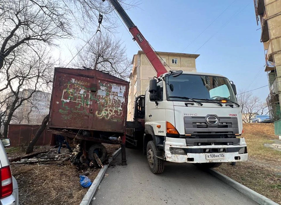 Все демонтированное имущество отправили на площадку временного хранения.