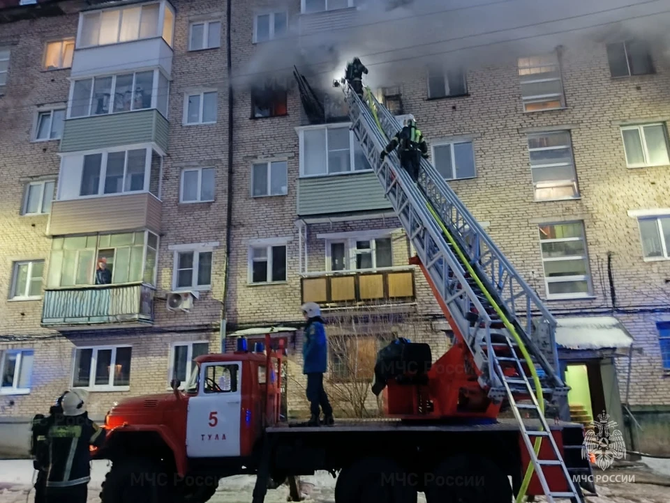 На пожаре в многоэтажке на улице Оборонной в Туле погиб 59-летний мужчина