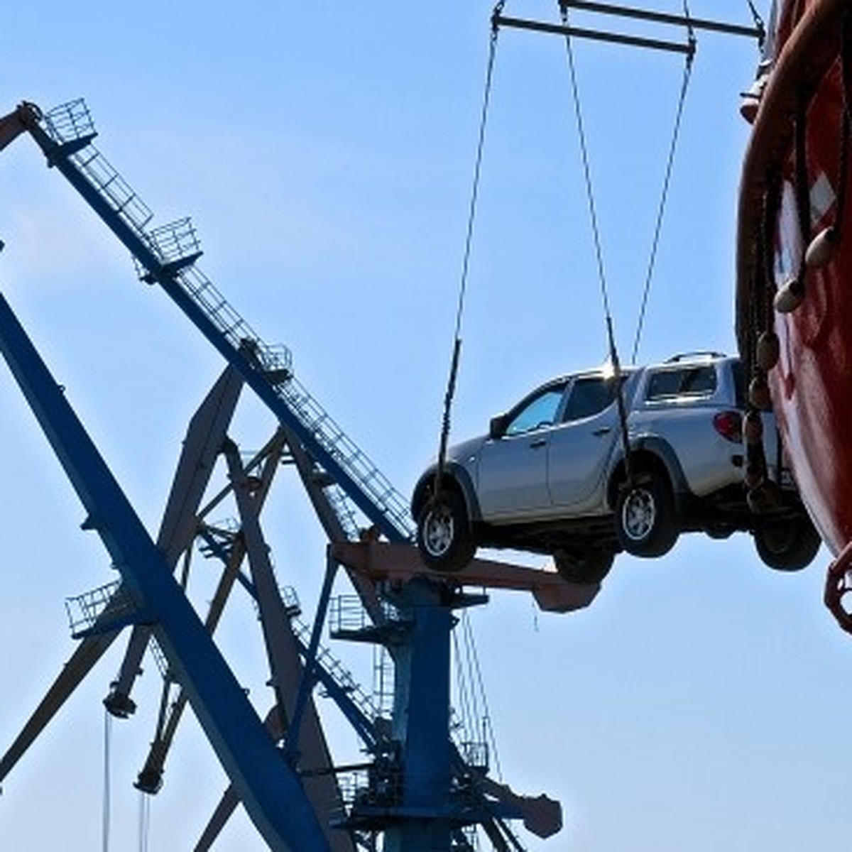 Зеленый угол» и автомобили во Владивостоке после эмбарго 1 декабря 2023  года: как покупают авто, спрос на машины, иномарки - KP.RU