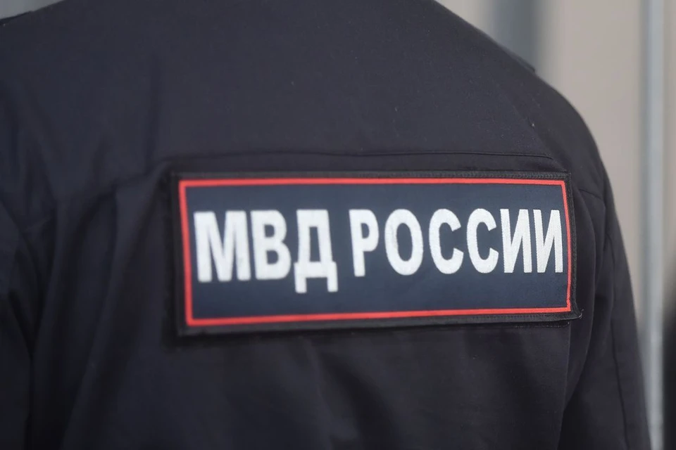 На место выезжали сотрудники полиции.