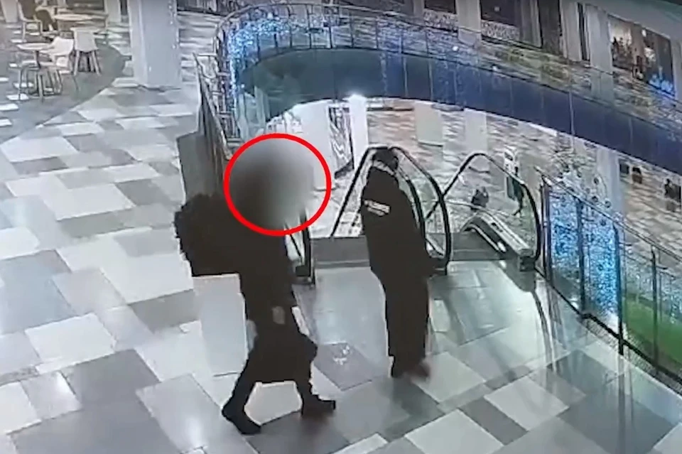 Житель Липецка украл из магазина торгового центра в Липецке сумку за 11 тысяч