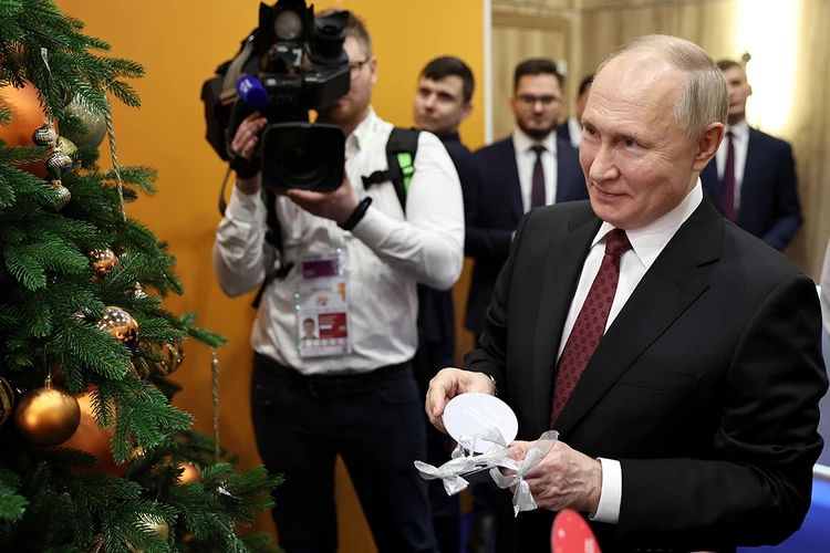 «Пока мы вместе, мы непобедимы!»: Владимир Путин пообещал исполнить три детских желания и вручил премию «Волонтер года»