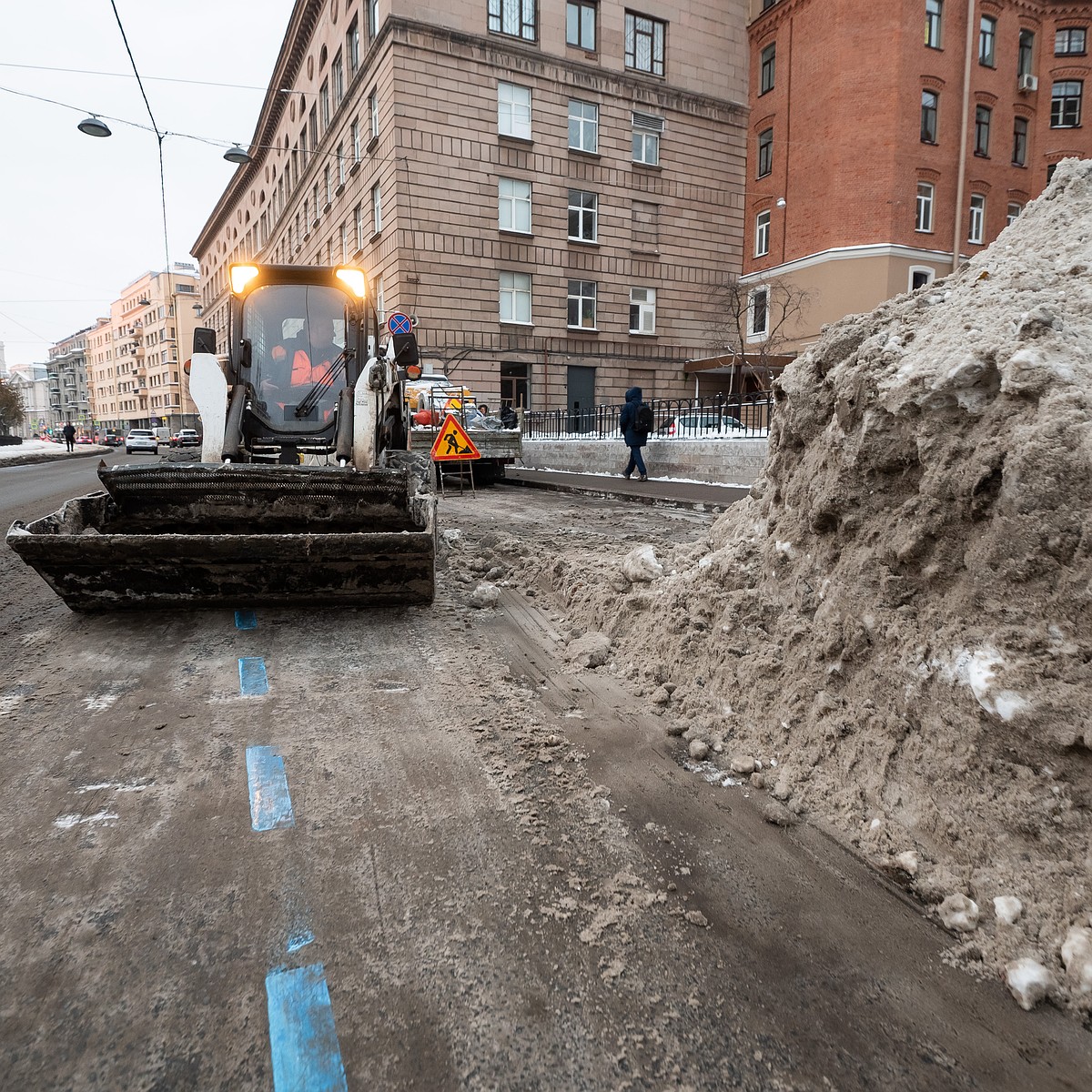 Петербург в снегу: Куда жаловаться на придворовую уборку и расчистку  платных парковок - KP.RU