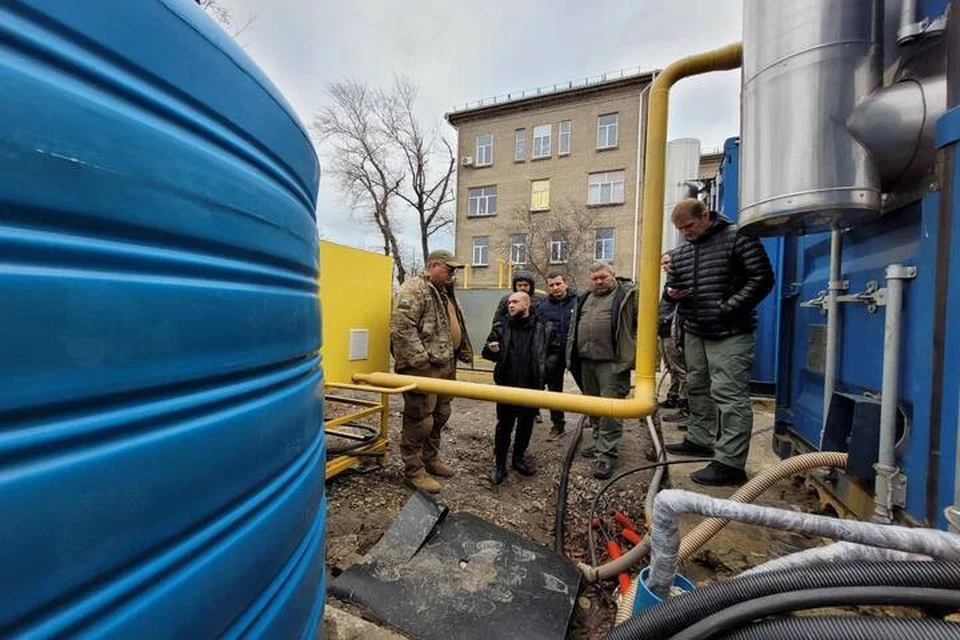 В Лисичанске прошла встреча заместителя министра строительства и ЖКХ РФ Валерия Леонова с представителями ресурсных и коммунальных организаций города. ФОТО: t.me/minstroyrf
