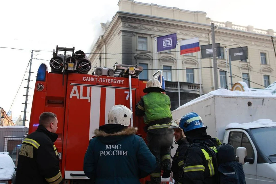 Причиной возникновения пожара в консерватории имени Римского-Корсакова могло стать возгорание тепловой пушки.