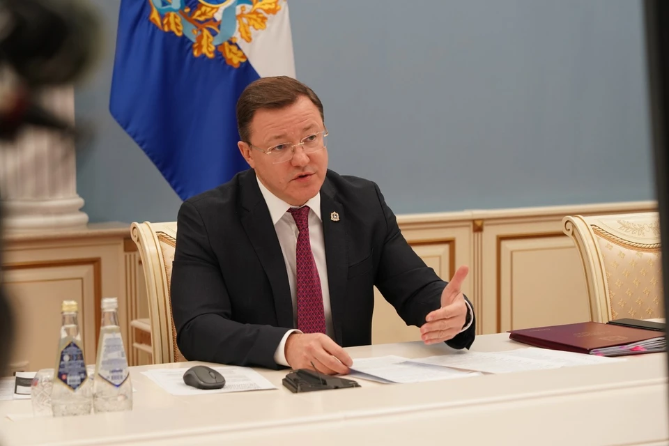 Дмитрий Азаров