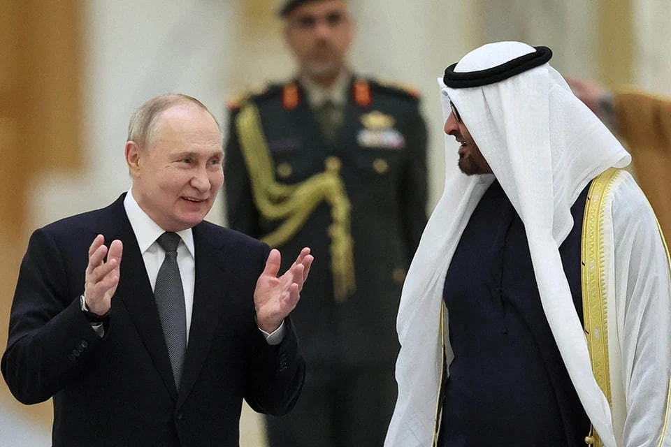 DM: Путин пожимал руки чиновникам ОАЭ, но отказался от общения с послом Британии