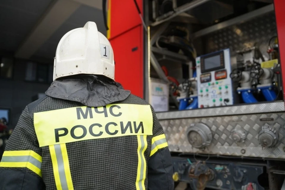 В Новосибирской области сгорели гараж и снегоход