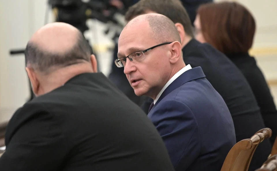 Кириенко поблагодарил ветеранов спецоперации за передачу молодежи любви к России