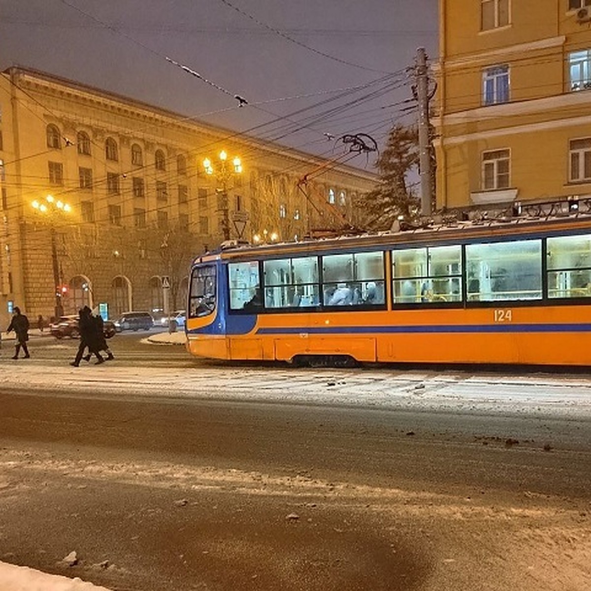 Влетел в трамвай: водитель «Тойоты» устроил ДТП на Краснореченской в  Хабаровске - KP.RU