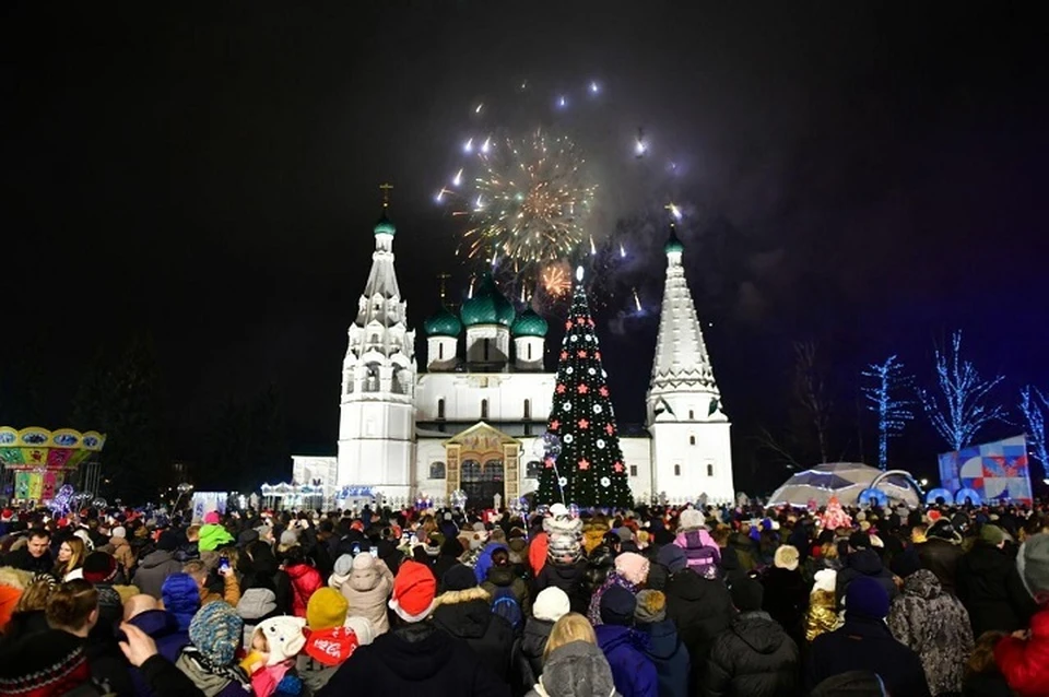 Старт новогодних праздников и открытие главного катка города пройдет на Советской площади Ярославля 15 декабря.