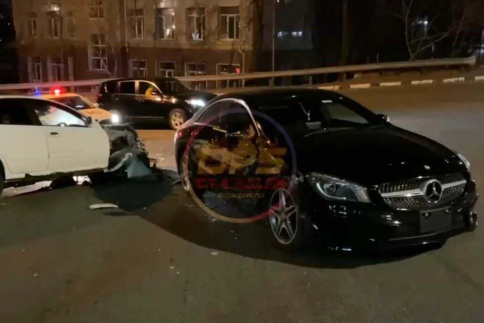 Автомобили получили повреждения. Фото: принтскрин видео