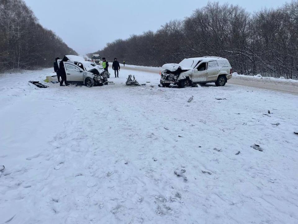 Водитель "Чероки" отправил двоих людей из "Рено" на тот свет. Фото: Прокуратура Самарской области