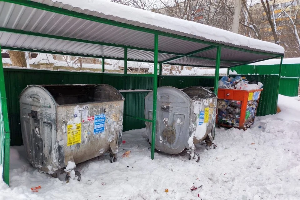 В Липецке к уборке мусора привлекли строительную технику