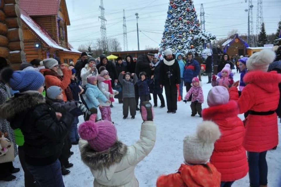 Депутаты думы Иркутска проводят новогодние праздники в своих округах