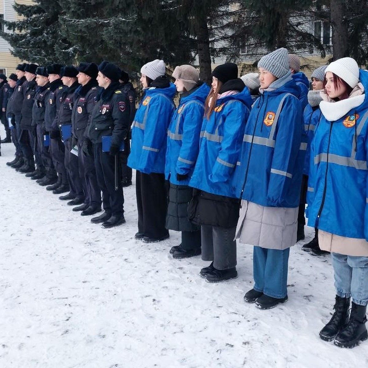 «Охране ресторана «Барнаул» нужна помощь»: как корреспондент «Комсомолки»  дежурила с патрулем ППС - KP.RU