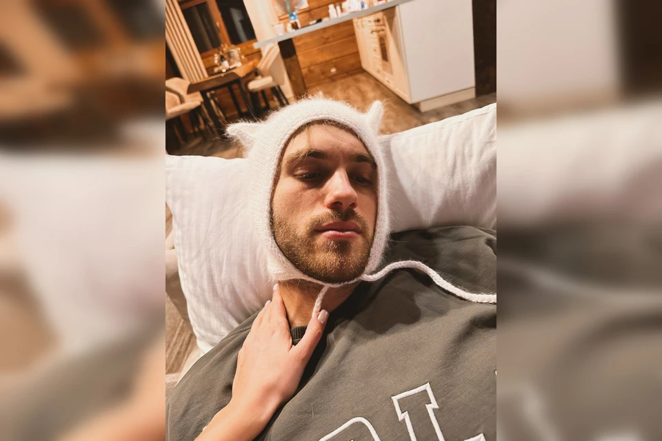 По словам блогера, целую неделю он провел в кровати из-за высокой температуры. Фото: Александр Поверин/ВК