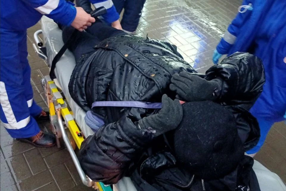 «Газель» сбила пенсионерку на улице Куйбышева в Петербурге и скрылась. Фото: t.me/rosgvard78