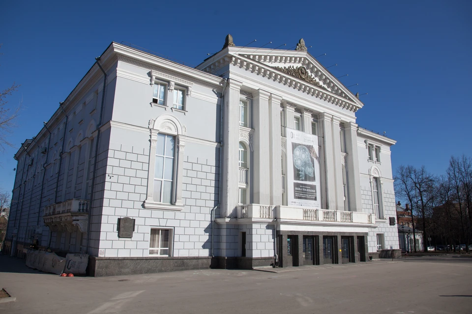 Дом театра пермь. Пермский оперный театр. Дом опера Пермь. Владимирский оперный театр. Новый театр оперы и балета в Перми.