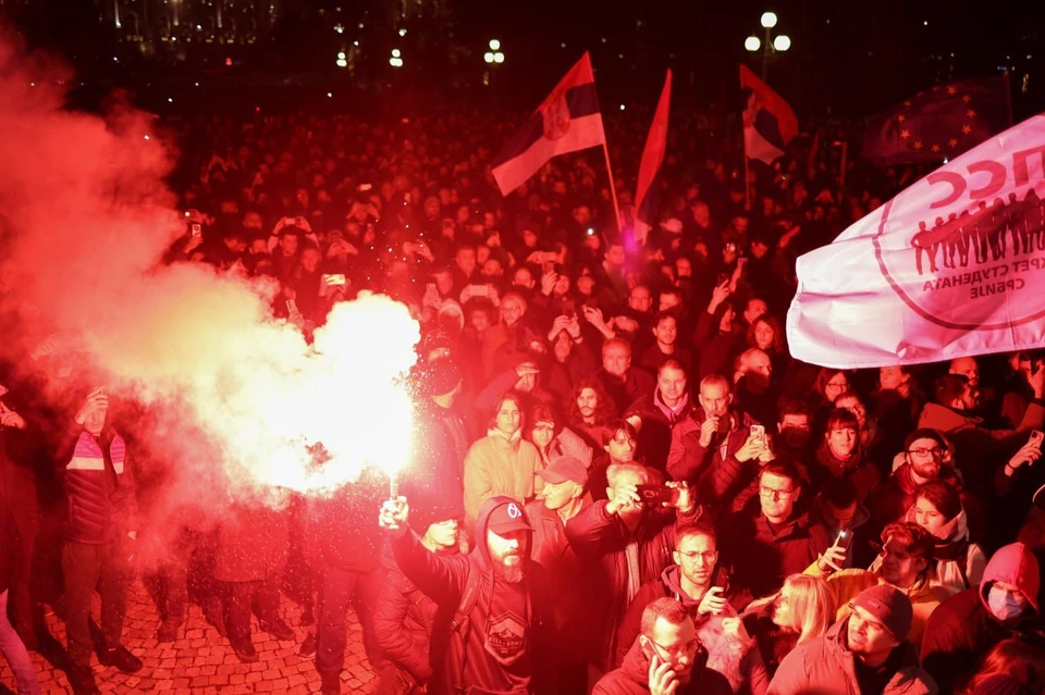 Протестующие собрались в цетре Белграда